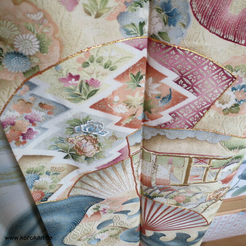 Fächer über Wellen, üppige Goldmuster Homongi Kimono