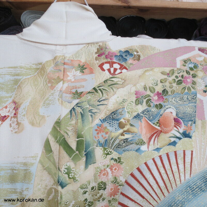 Fächer über Wellen, üppige Goldmuster Homongi Kimono