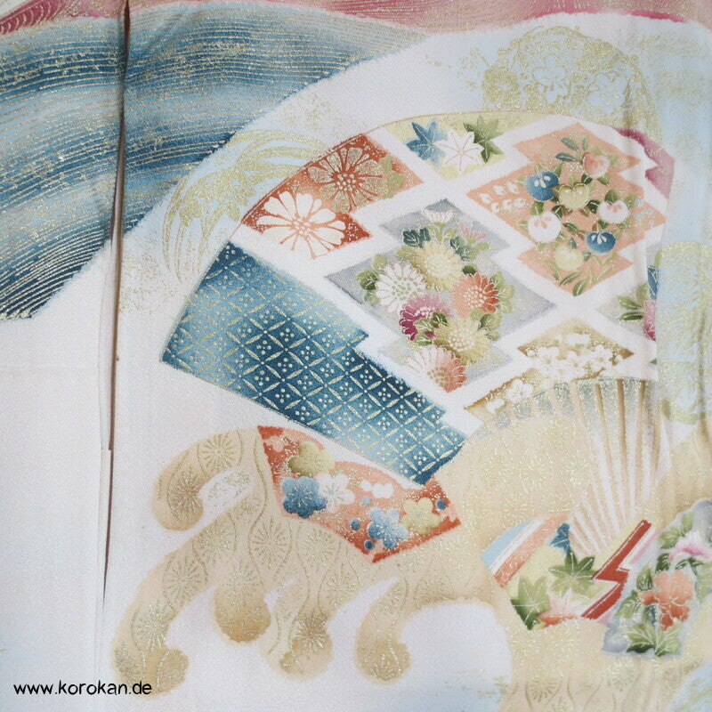 Fächer über Wellen, üppige Goldmuster Homongi Kimono