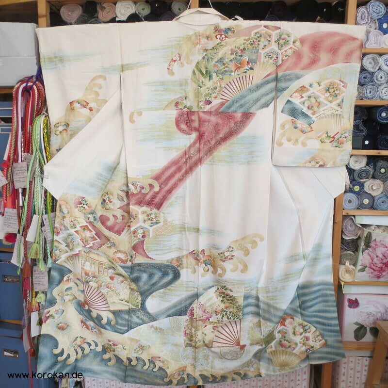 Fächer über Wellen, üppige Goldmuster Homongi Kimono