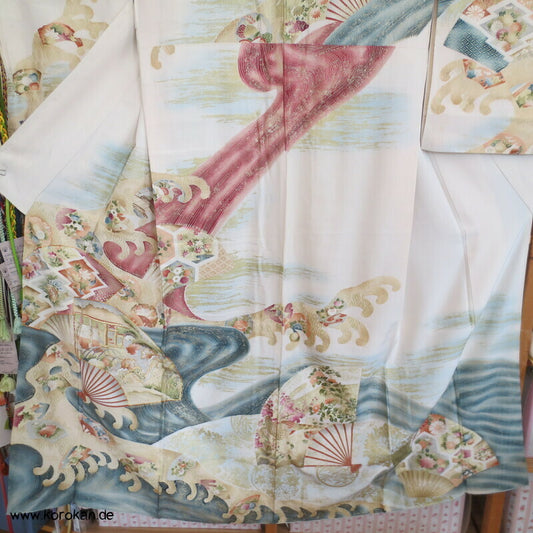 Fächer über Wellen, üppige Goldmuster Homongi Kimono