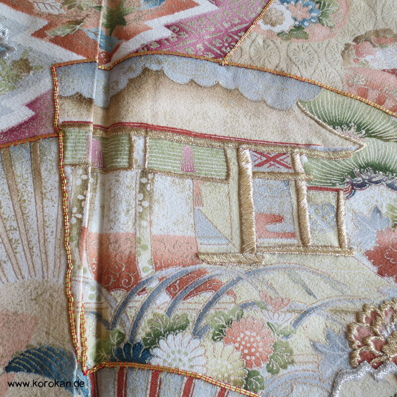 Fächer über Wellen, üppige Goldmuster Homongi Kimono