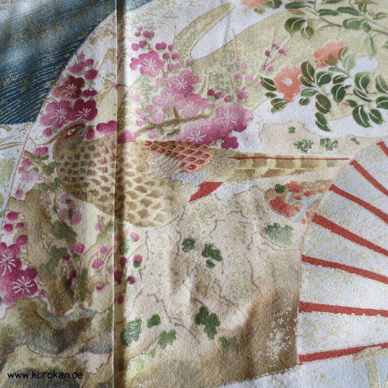 Fächer über Wellen, üppige Goldmuster Homongi Kimono