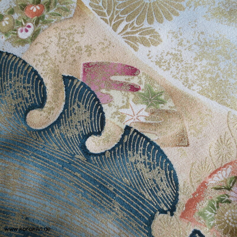 Fächer über Wellen, üppige Goldmuster Homongi Kimono