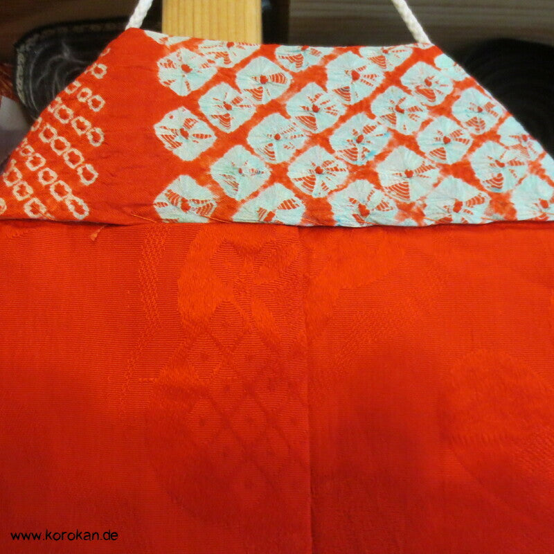 rote dünne Rinzu Damast Seide Juban Unterkimono, Shibori Kragen
