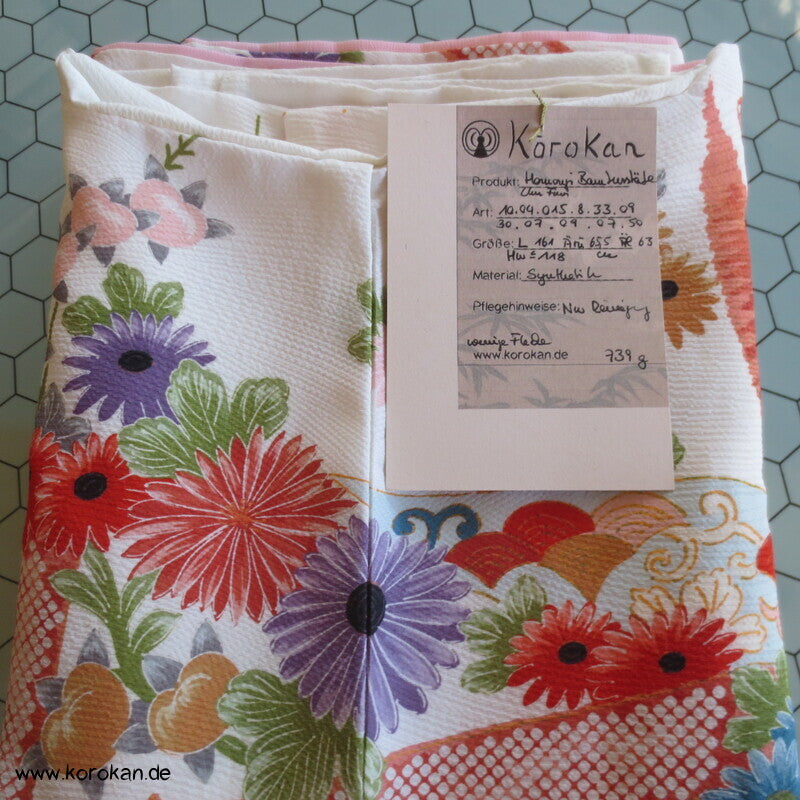 Bambusstäbe mit Blüten Homongi Kimono