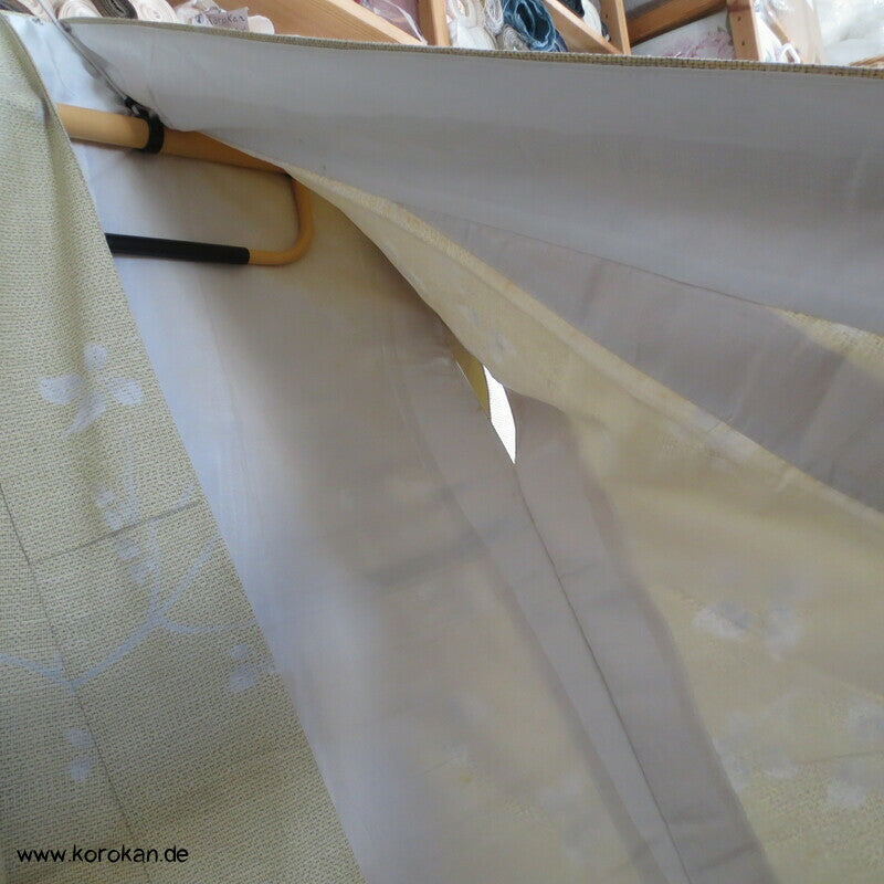 Tsumugi Seiden Kasuri Blättermotive Kimono