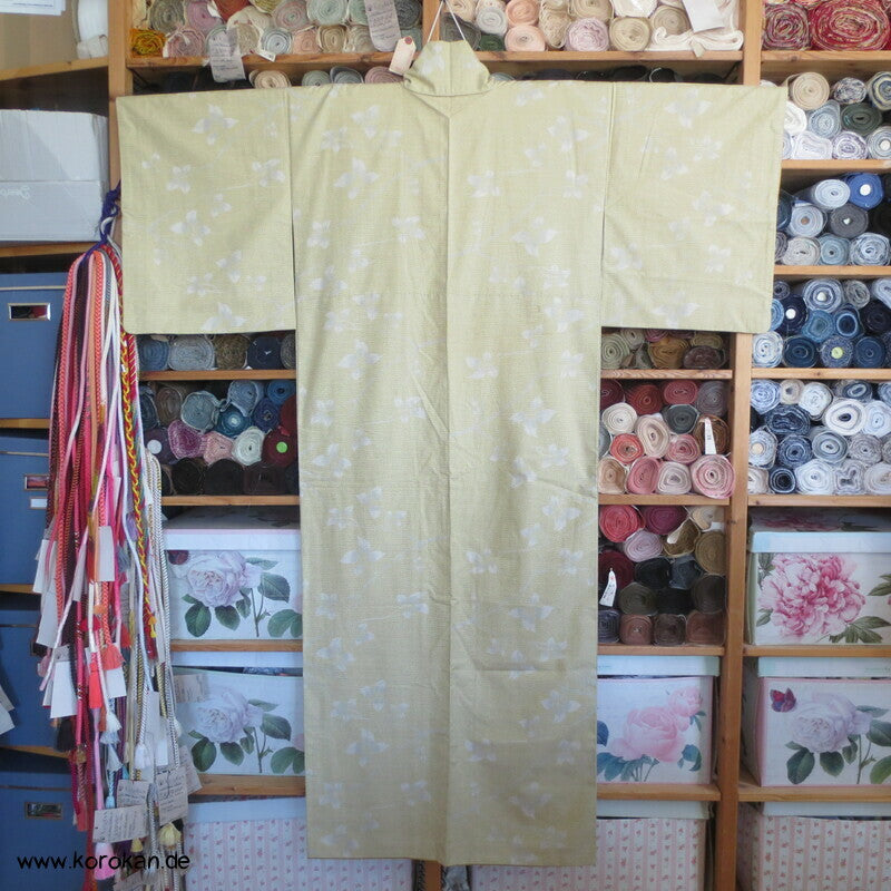 Tsumugi Seiden Kasuri Blättermotive Kimono