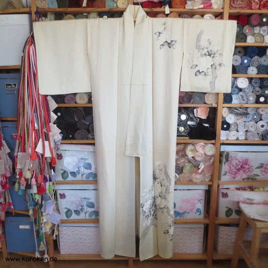 Hochzeits Homongi Kimono Seidencrepe mit Päonien