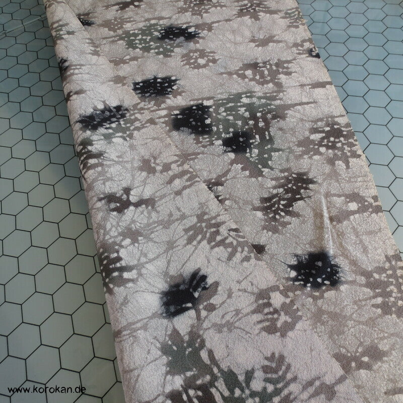 Camouflage graue Chirimen Crepe Kimono Seide