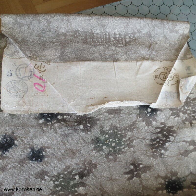 Camouflage graue Chirimen Crepe Kimono Seide