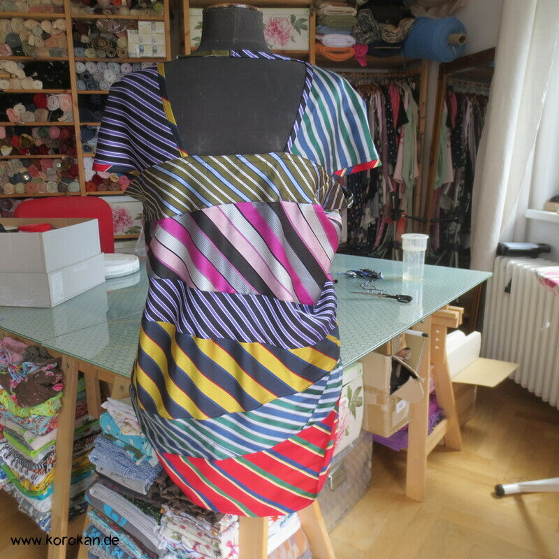 Upcycling Seiden Krawatten Tunika mit kurzen Ärmel und Rechteck Ausschnitt