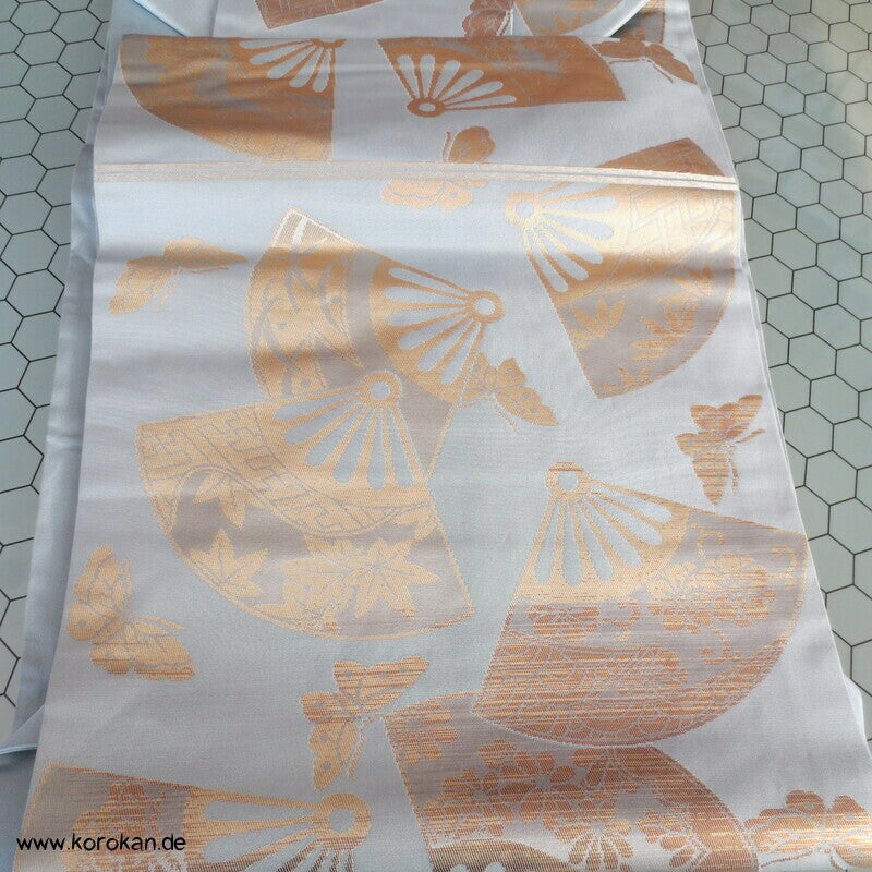 goldene Fächer auf zartem hellblau Nagoya Obi