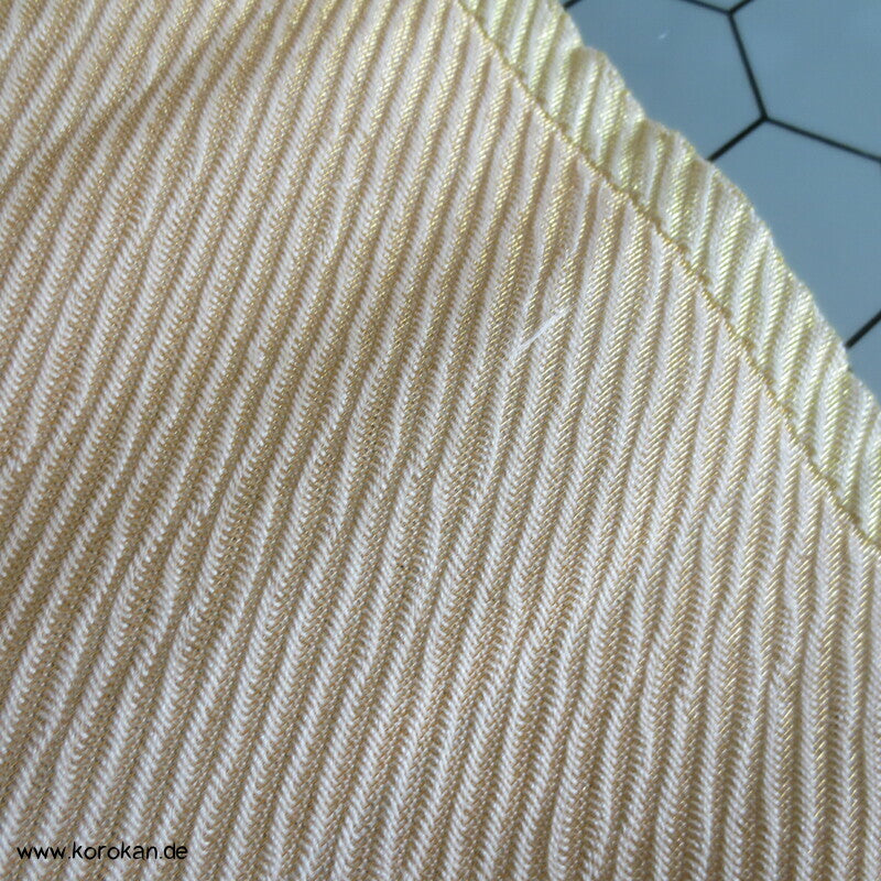 Goldbrokat Stoffrest, Kimono oder Obi, diagonaler Streifen
