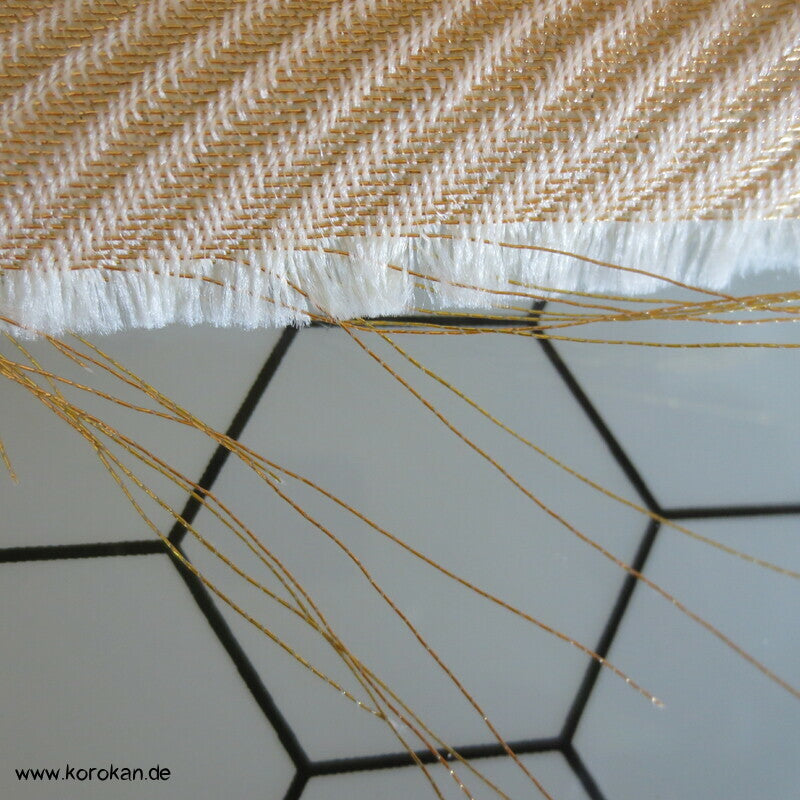 Goldbrokat Stoffrest, Kimono oder Obi, diagonaler Streifen