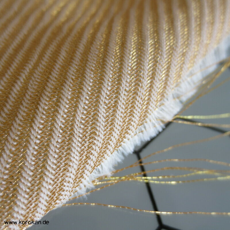 Goldbrokat Stoffrest, Kimono oder Obi, diagonaler Streifen