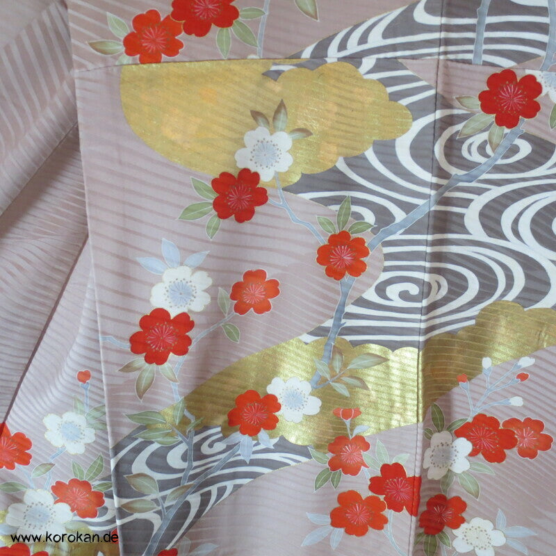 goldener Fluss mit Sakura Kirschblüten Furisode Seidendamast mit viel Gold