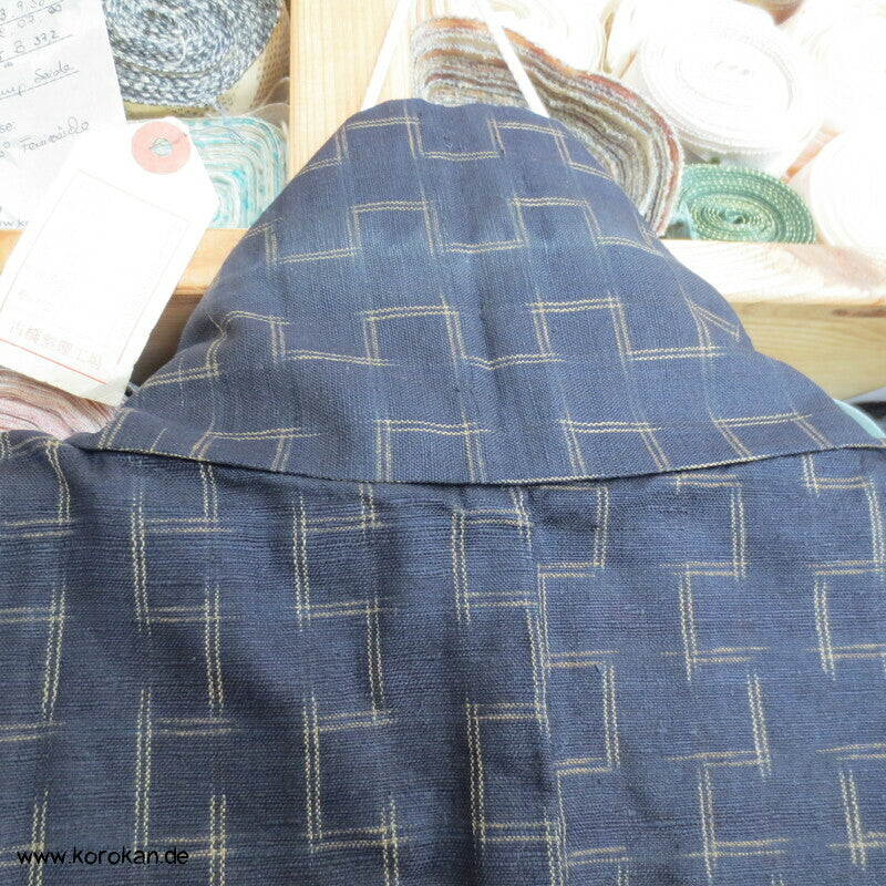 Tsumugi Ensemble Set Haori und Kimono, Kasuri Stufen