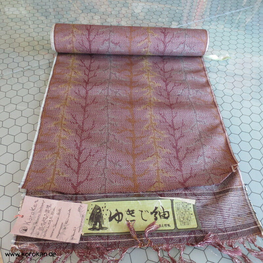 Winterzweige Kasuri aubergine Tsumugi Kimono Seide