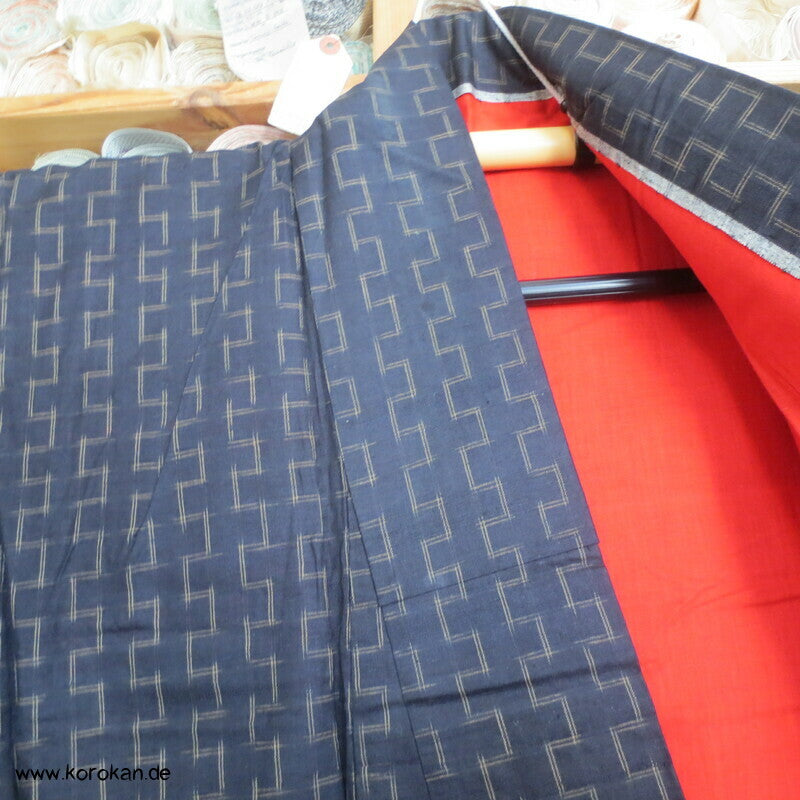 Tsumugi Ensemble Set Haori und Kimono, Kasuri Stufen