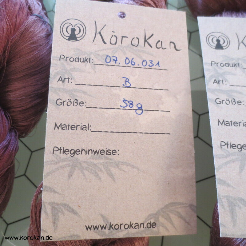 rotmauve Seidengarn zum Weben aus japanischer Obi Werkstatt