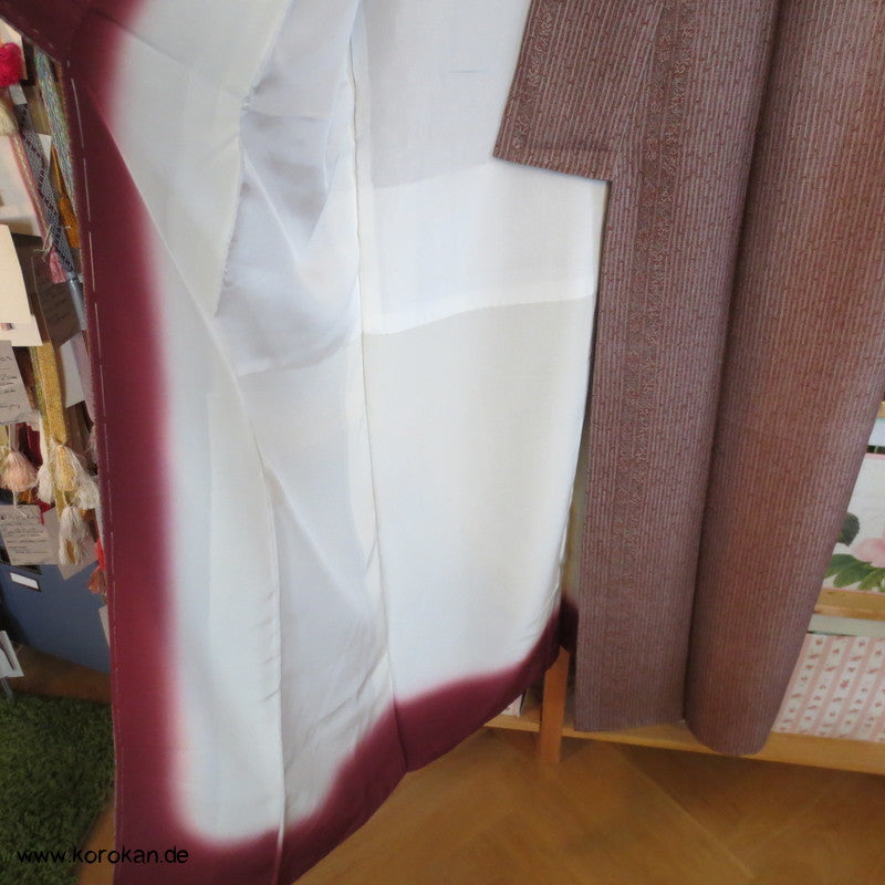 feine Musterstreifen auf rauem Crepe Komon Kimono