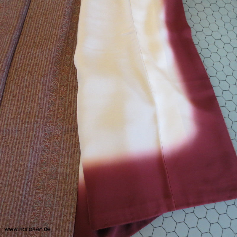 feine Musterstreifen auf rauem Crepe Komon Kimono