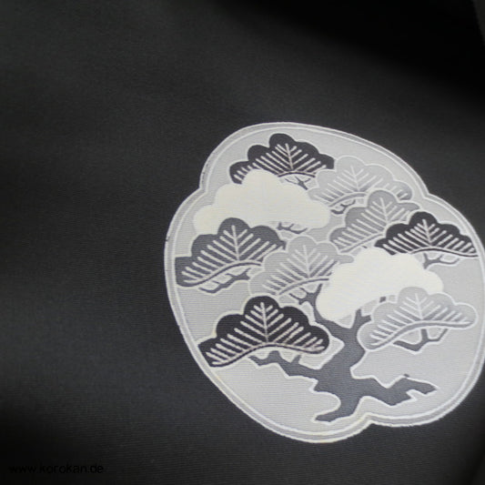 runde Baum Embleme mit Teilstickerei Tomesode Kimono Seidenstoff