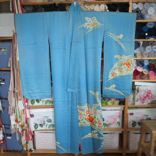 Päonien auf Sayagata Seidendamast Furisode Kimono, türkisblau mit Wellen