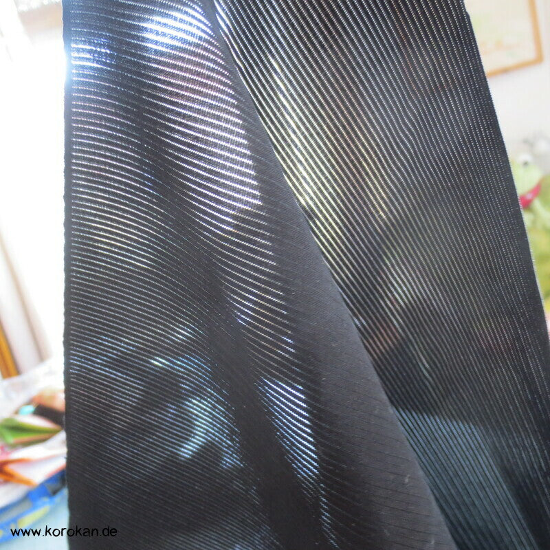 schwarzer Rho Kimono Seidenstoff mit Mon, vorgewaschen