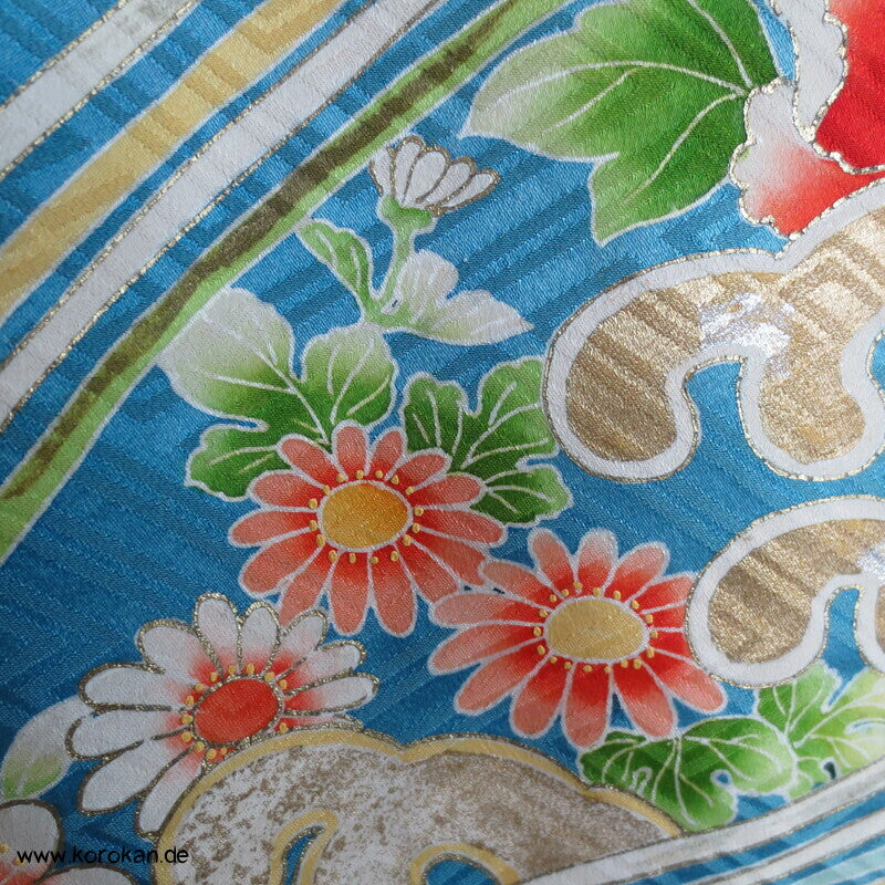Päonien auf Sayagata Seidendamast Furisode Kimono, türkisblau mit Wellen