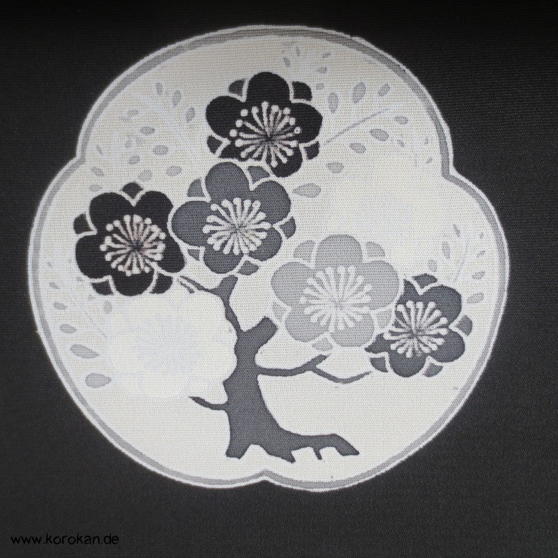 runde Baum Embleme mit Teilstickerei Tomesode Kimono Seidenstoff