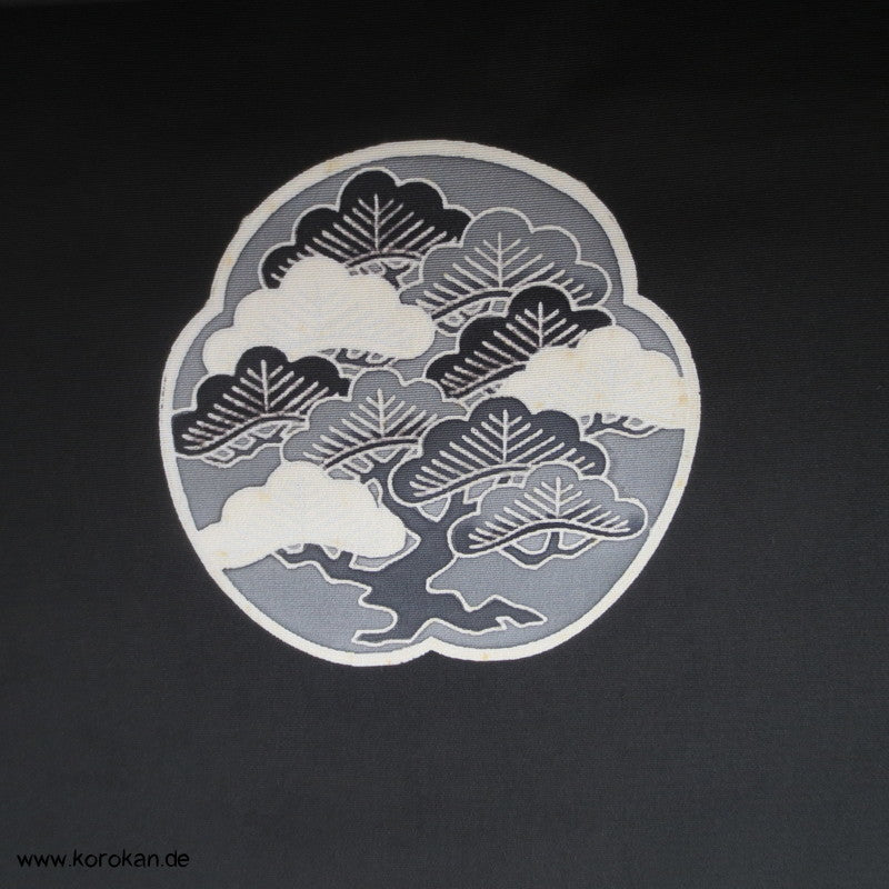 runde Baum Embleme mit Teilstickerei Tomesode Kimono Seidenstoff