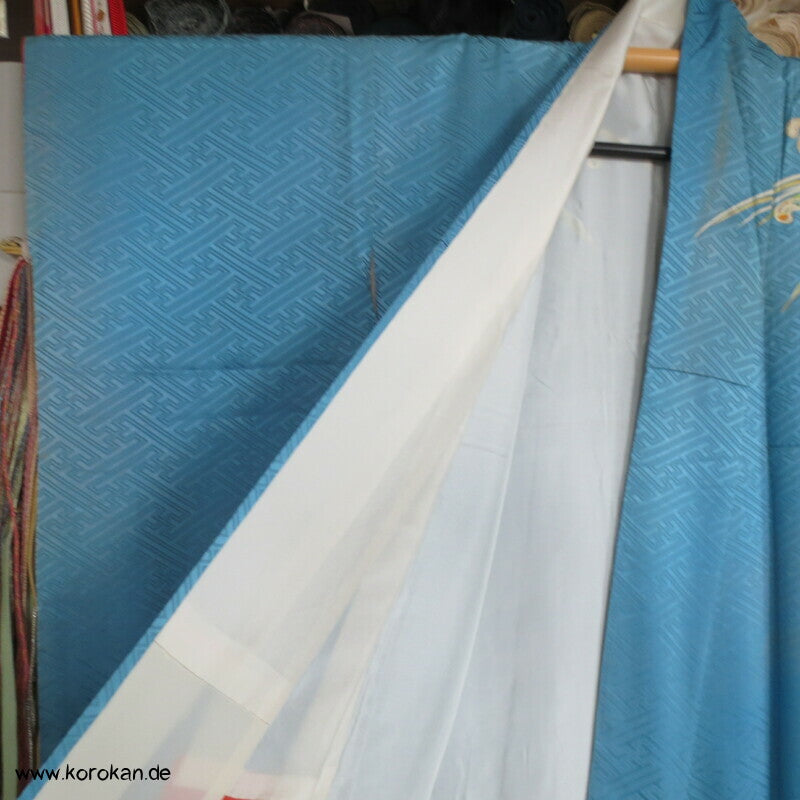 Päonien auf Sayagata Seidendamast Furisode Kimono, türkisblau mit Wellen