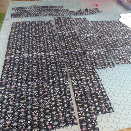 Bambus, Sakura, Pinie, etc..auf schwarz Araihari Kimono Satin,