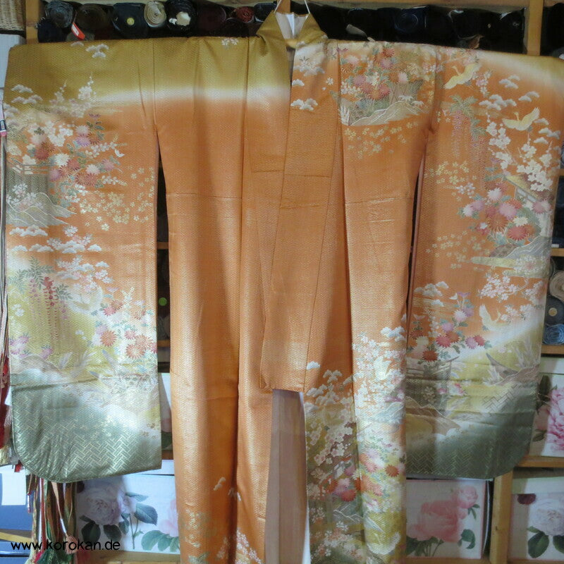 stark glänzendes Muster auf Farbverläufen Furisode Seidendamast Kimono