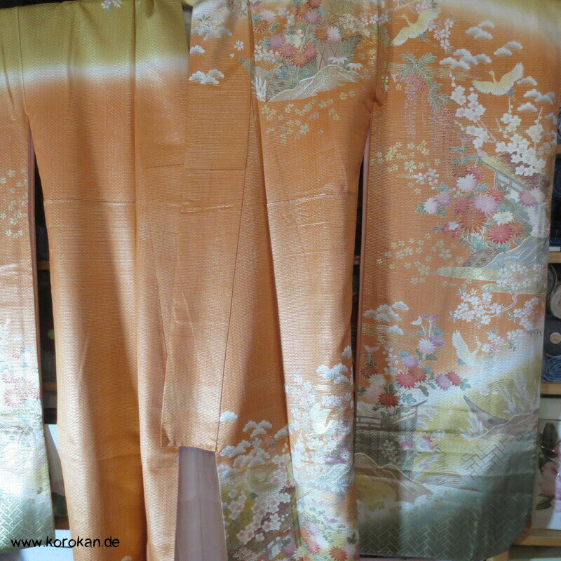 stark glänzendes Muster auf Farbverläufen Furisode Seidendamast Kimono