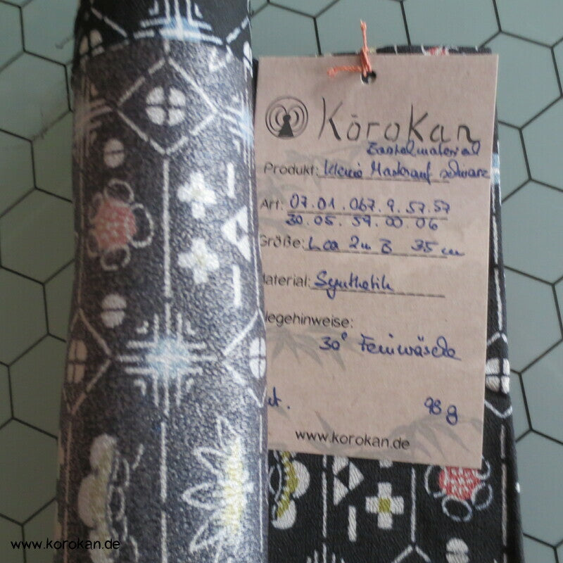 Bambus, Sakura, Pinie, etc..auf schwarz Araihari Kimono Satin,