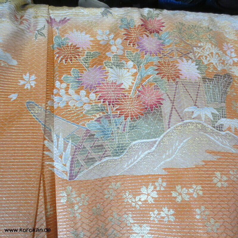 stark glänzendes Muster auf Farbverläufen Furisode Seidendamast Kimono