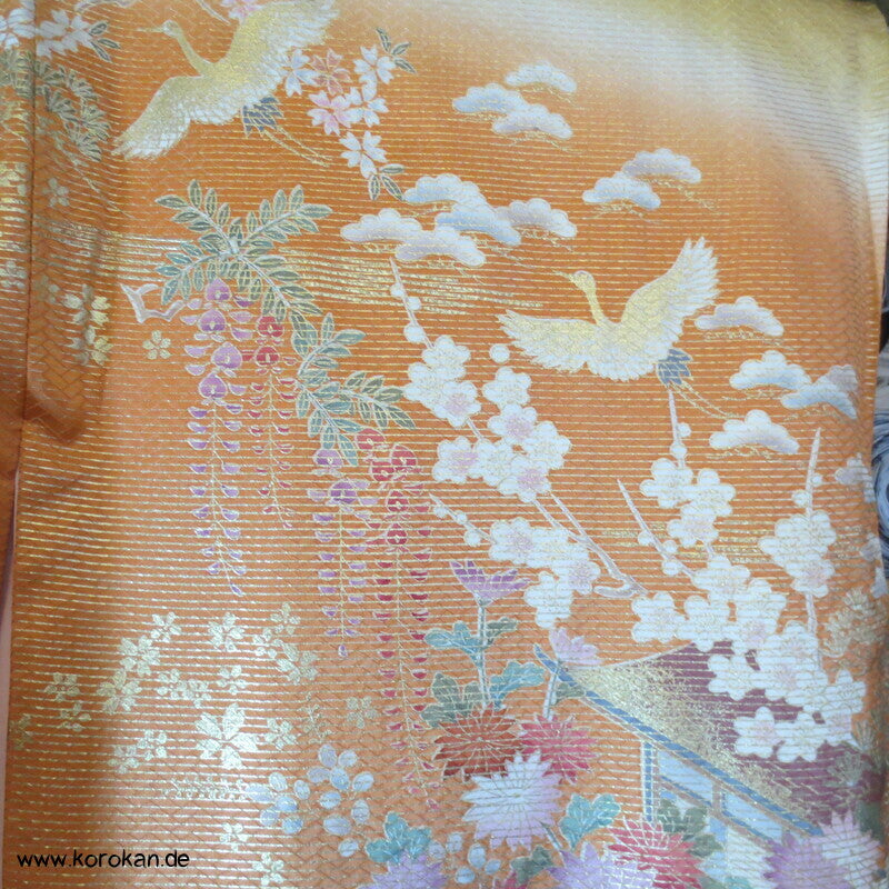 stark glänzendes Muster auf Farbverläufen Furisode Seidendamast Kimono