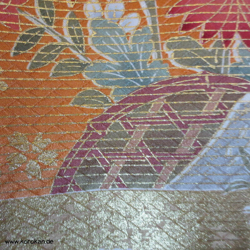 stark glänzendes Muster auf Farbverläufen Furisode Seidendamast Kimono