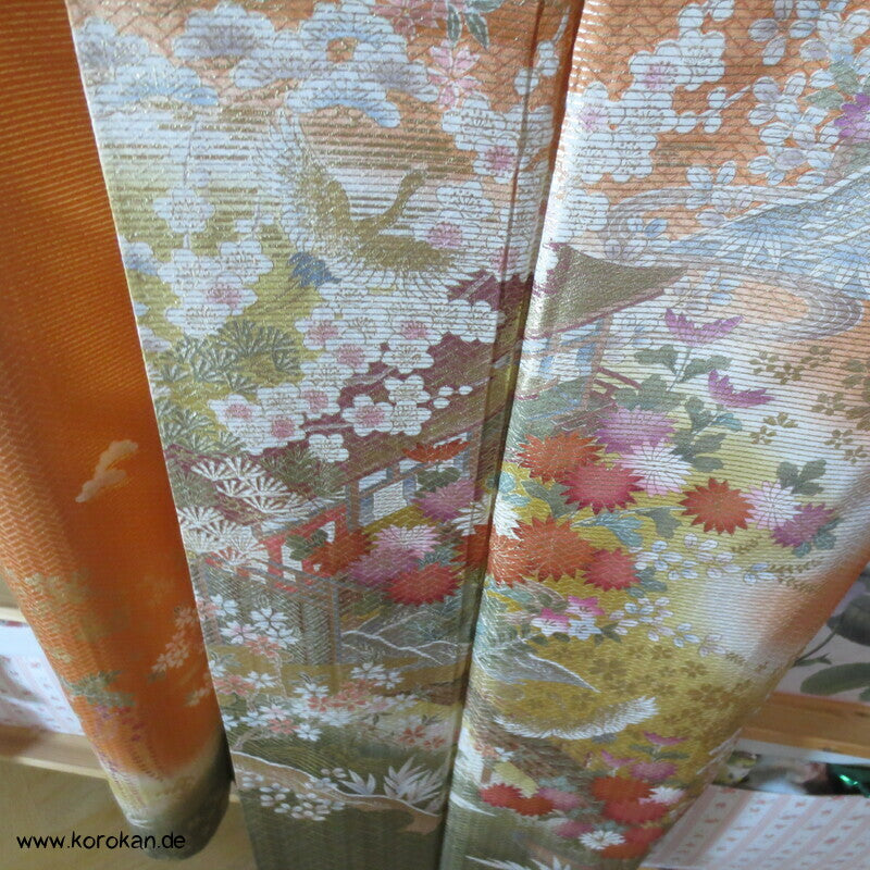 stark glänzendes Muster auf Farbverläufen Furisode Seidendamast Kimono