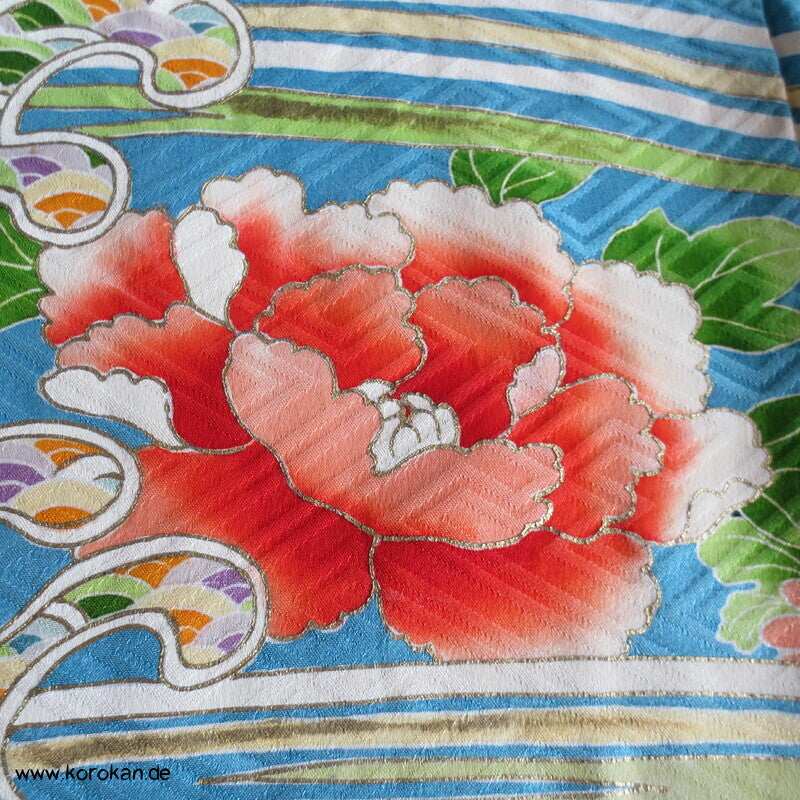 Päonien auf Sayagata Seidendamast Furisode Kimono, türkisblau mit Wellen