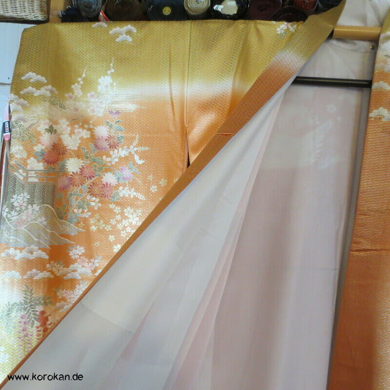 stark glänzendes Muster auf Farbverläufen Furisode Seidendamast Kimono