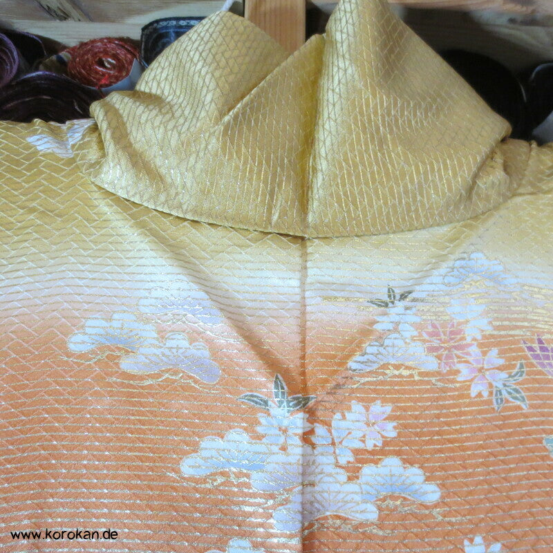 stark glänzendes Muster auf Farbverläufen Furisode Seidendamast Kimono