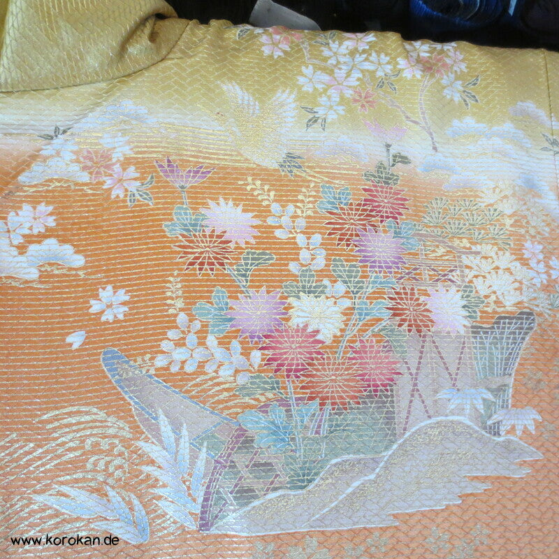 stark glänzendes Muster auf Farbverläufen Furisode Seidendamast Kimono