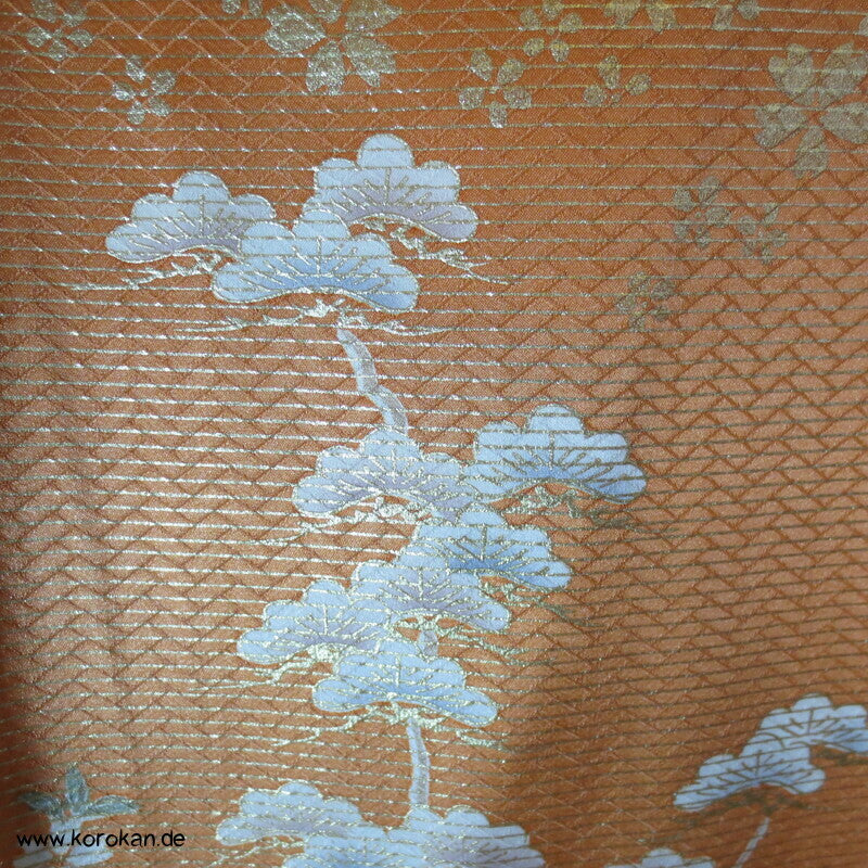 stark glänzendes Muster auf Farbverläufen Furisode Seidendamast Kimono