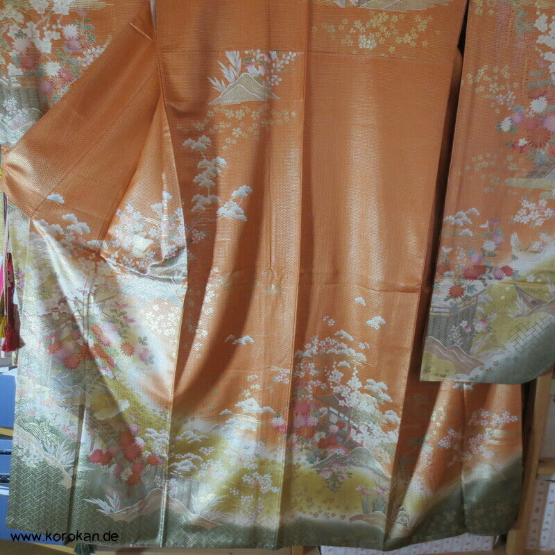 stark glänzendes Muster auf Farbverläufen Furisode Seidendamast Kimono