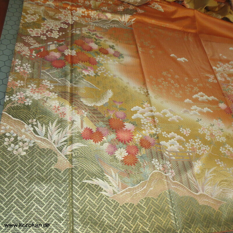 stark glänzendes Muster auf Farbverläufen Furisode Seidendamast Kimono