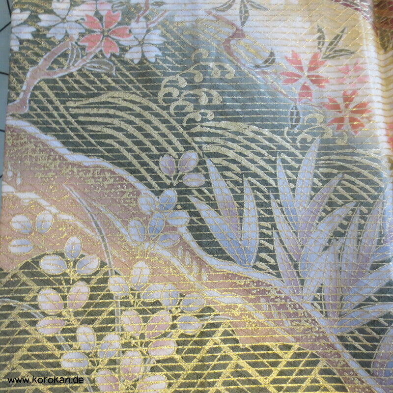 stark glänzendes Muster auf Farbverläufen Furisode Seidendamast Kimono